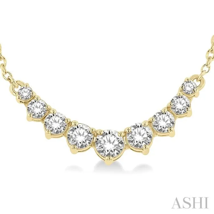 1/2 Ctw Graduated Diamond Smile Necklace in 14K Yellow Gold