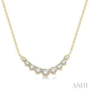 1/2 Ctw Graduated Diamond Smile Necklace in 14K Yellow Gold