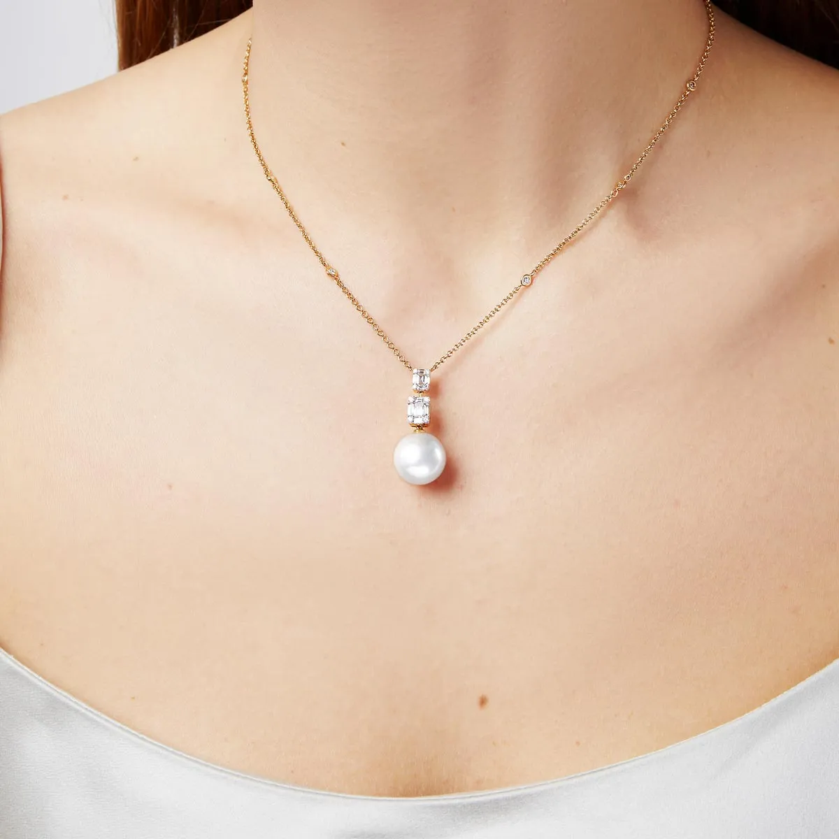 Starlight 18K Gold Pearl and Diamond Drop Lunar Pendant