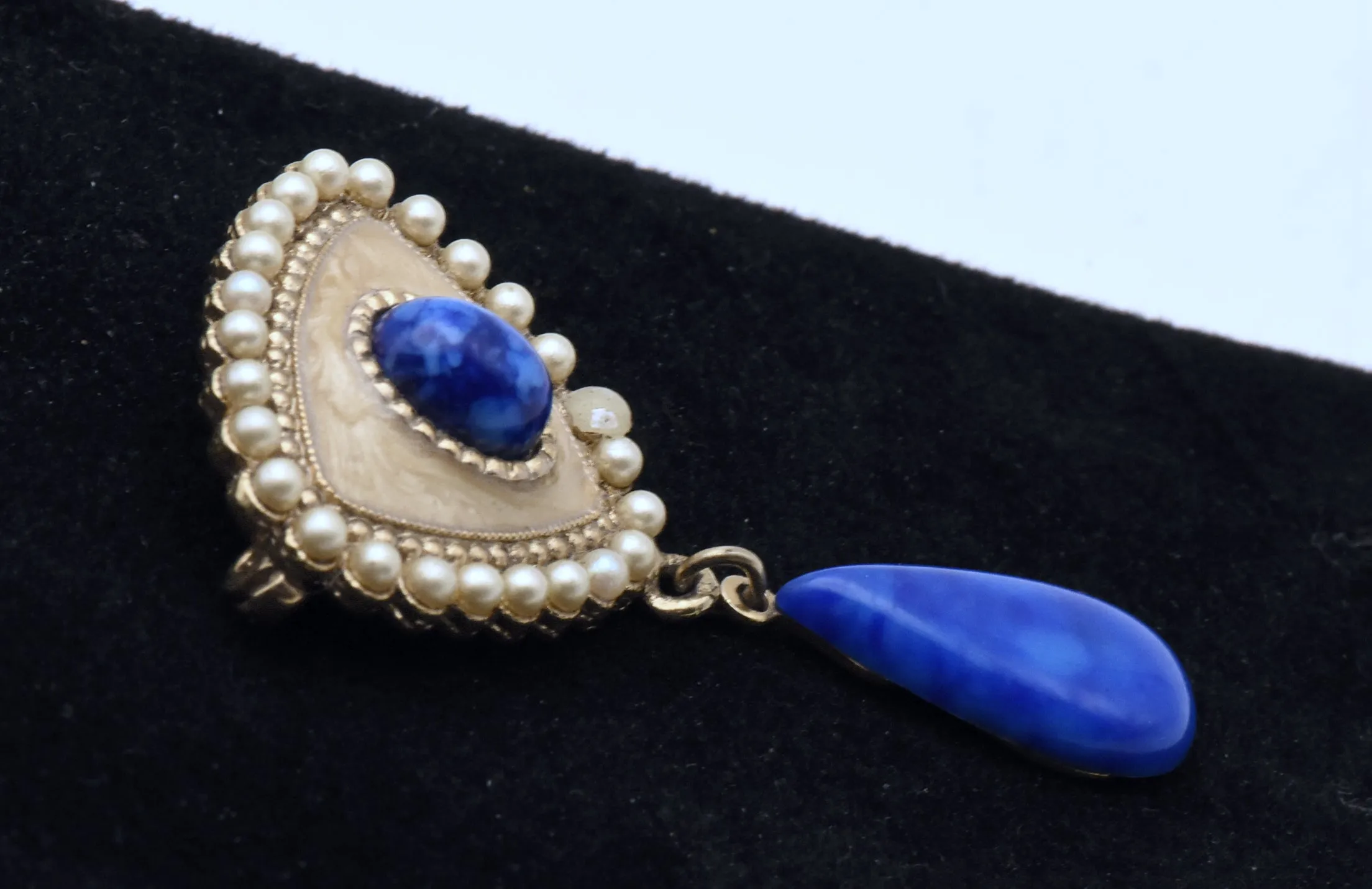 Vintage Gold Tone Faux Pearl and Imitation Blue Stone Brooch